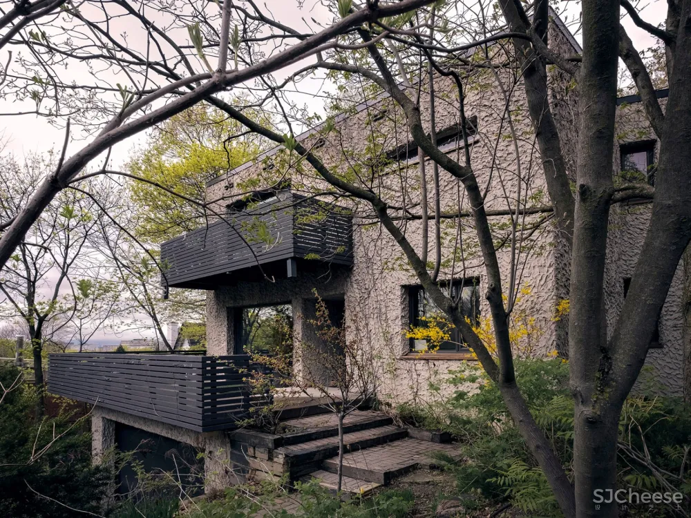 岩石住宅,加拿大 / APPAREIL Architecture 
<span style="position: relative; bottom: 2px; display: inline-block; vertical-align: middle; margin-left: 8px; width: 20px; height: 20px; background: #ffd914; text-align: center; font-size: 14px; border-radius: 3px;">首</span>