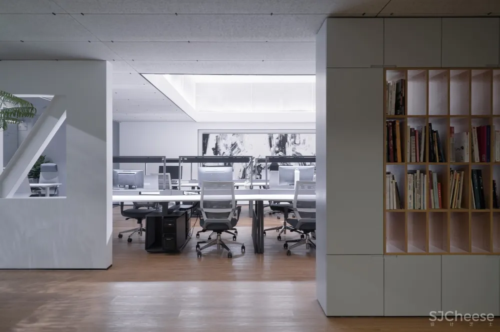 “悠然其间”柒构设计办公空间，福建厦门 / 柒构设计