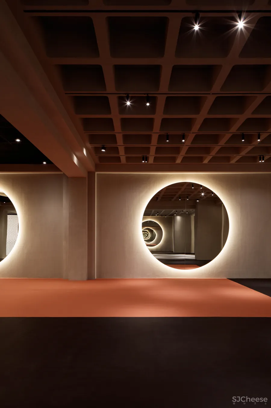 Vshd Design | Warehouse健身房 , 野兽派建筑风格