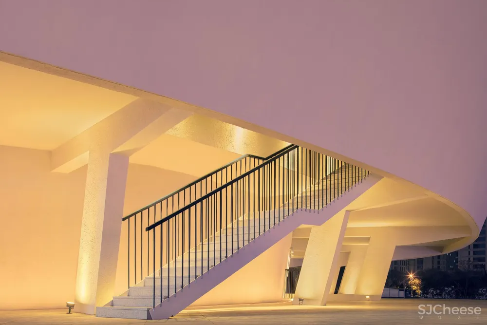 中国轻纺城时尚发布剧场 / WAU Design