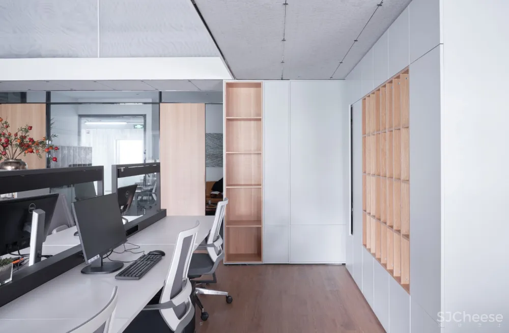 “悠然其间”柒构设计办公空间，福建厦门 / 柒构设计