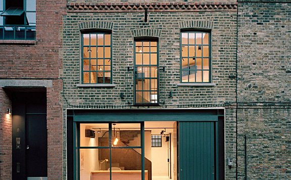 Vshd Design | Warehouse健身房 , 野兽派建筑风格