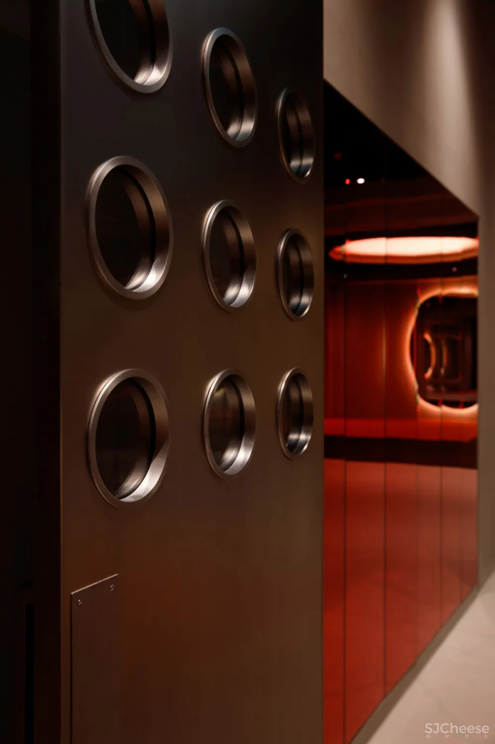 Vshd Design | Warehouse健身房 , 野兽派建筑风格