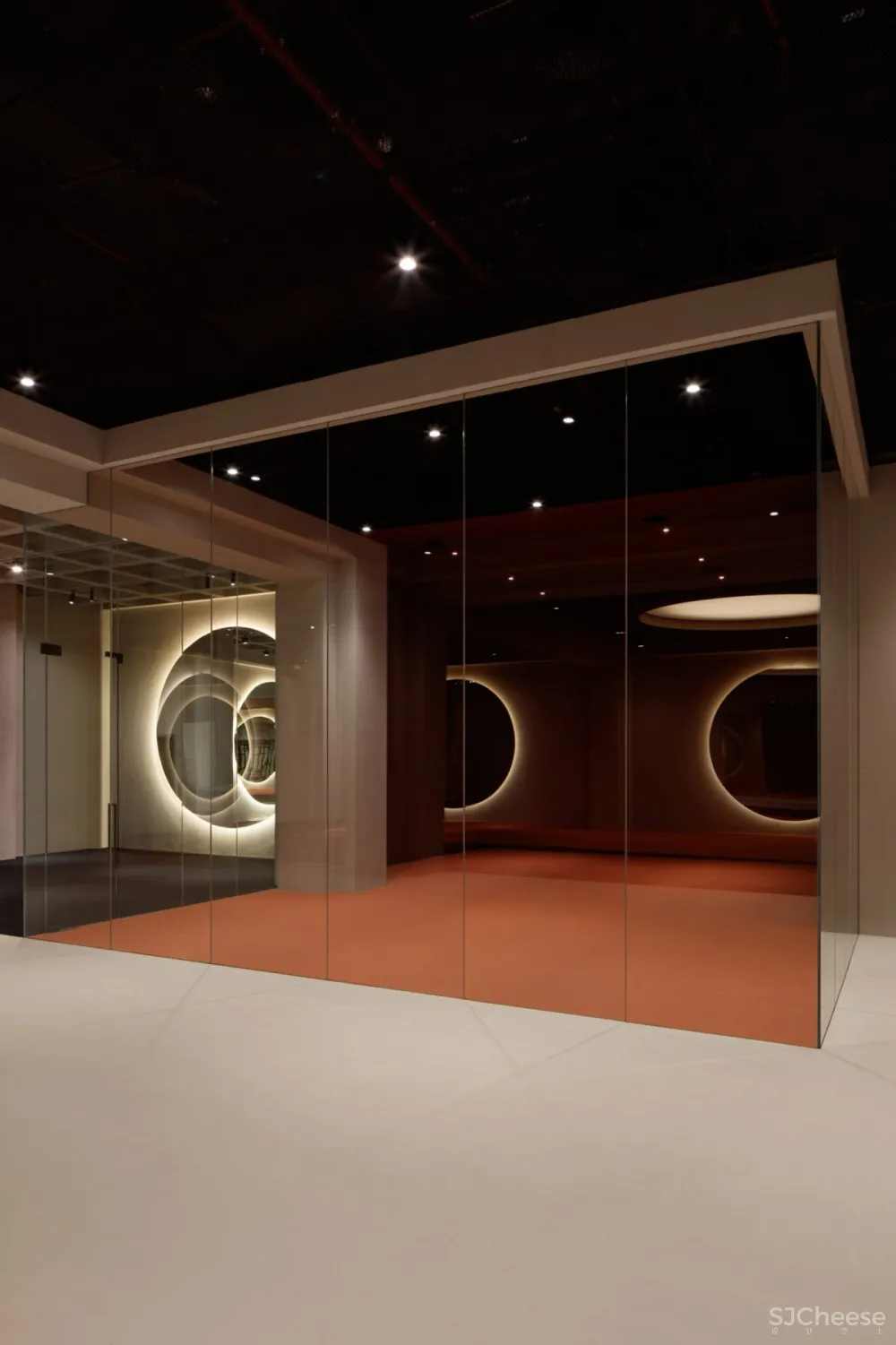 Vshd Design | Warehouse健身房 , 野兽派建筑风格