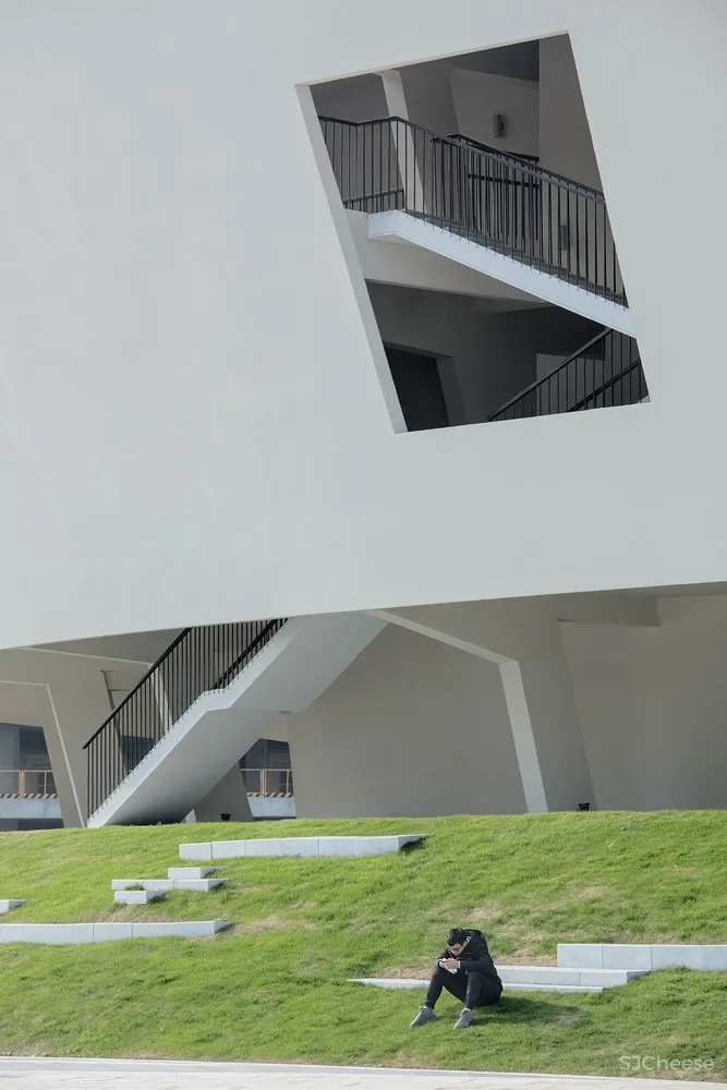 中国轻纺城时尚发布剧场 / WAU Design