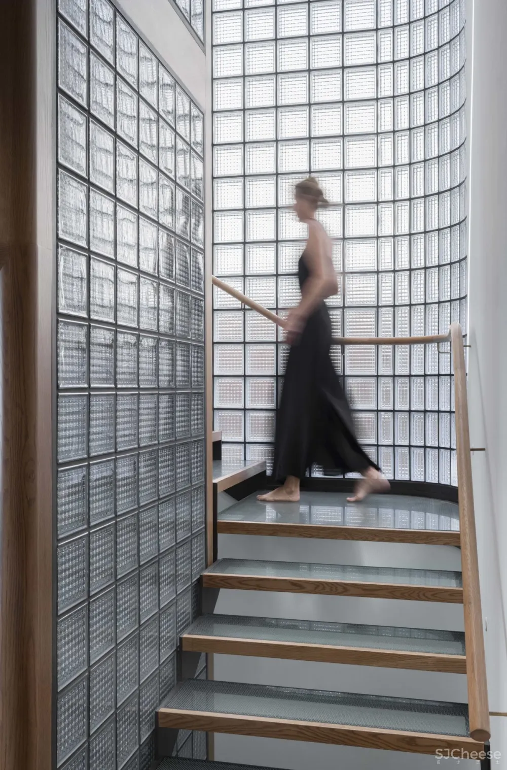 Luigi Rosselli & Alwill | Pacific View Point , 人文主义建筑的前提