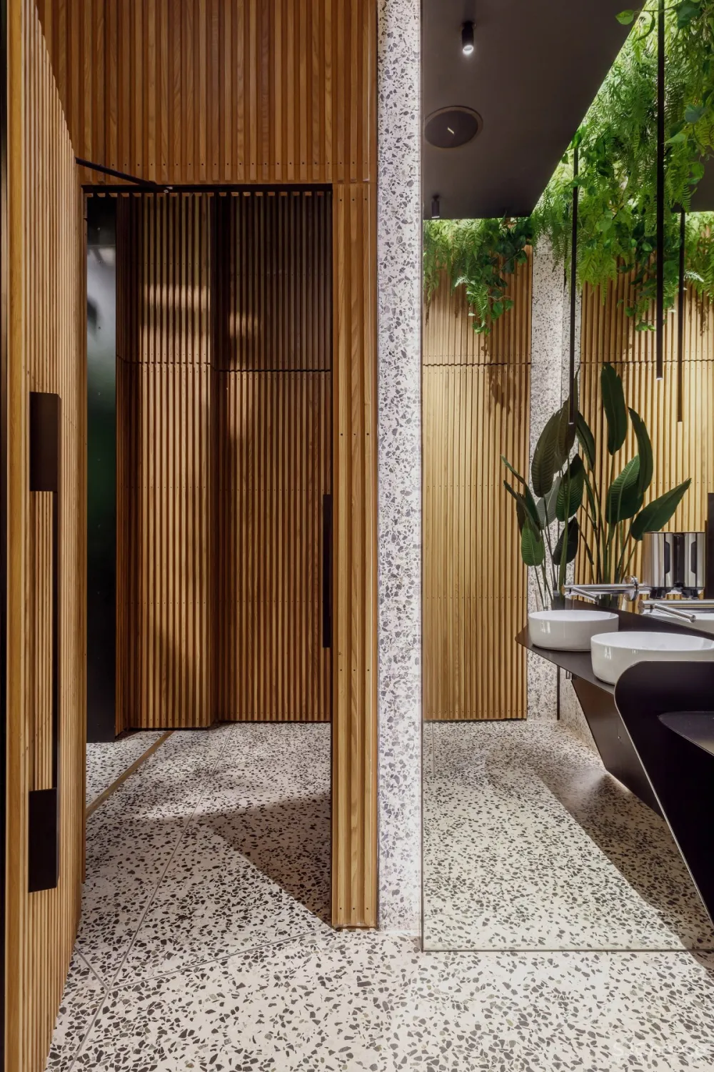 Maxim Rymar | Orangery Restaurant , 建筑与自然的情感交融