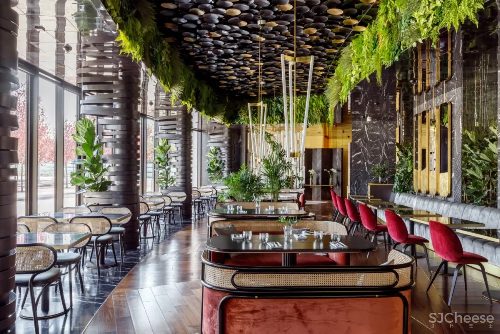 Maxim Rymar | Orangery Restaurant , 建筑与自然的情感交融