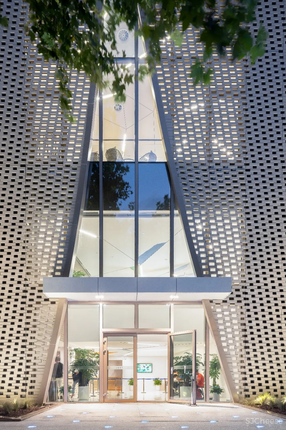 【官方原创】普利兹克奖大师包赞巴克先生中国首作 —上音歌剧院 / Shangyin Opera House