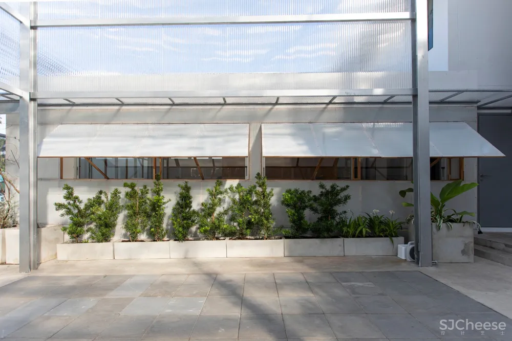 新作 | Nak-Niwat 泰国住宅改造 / OPH Architects