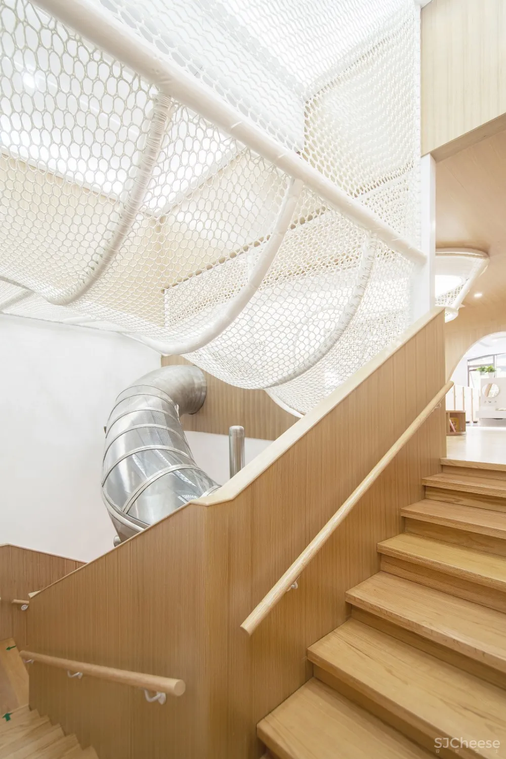 串联的洞穴-粒粒森国际双语私塾