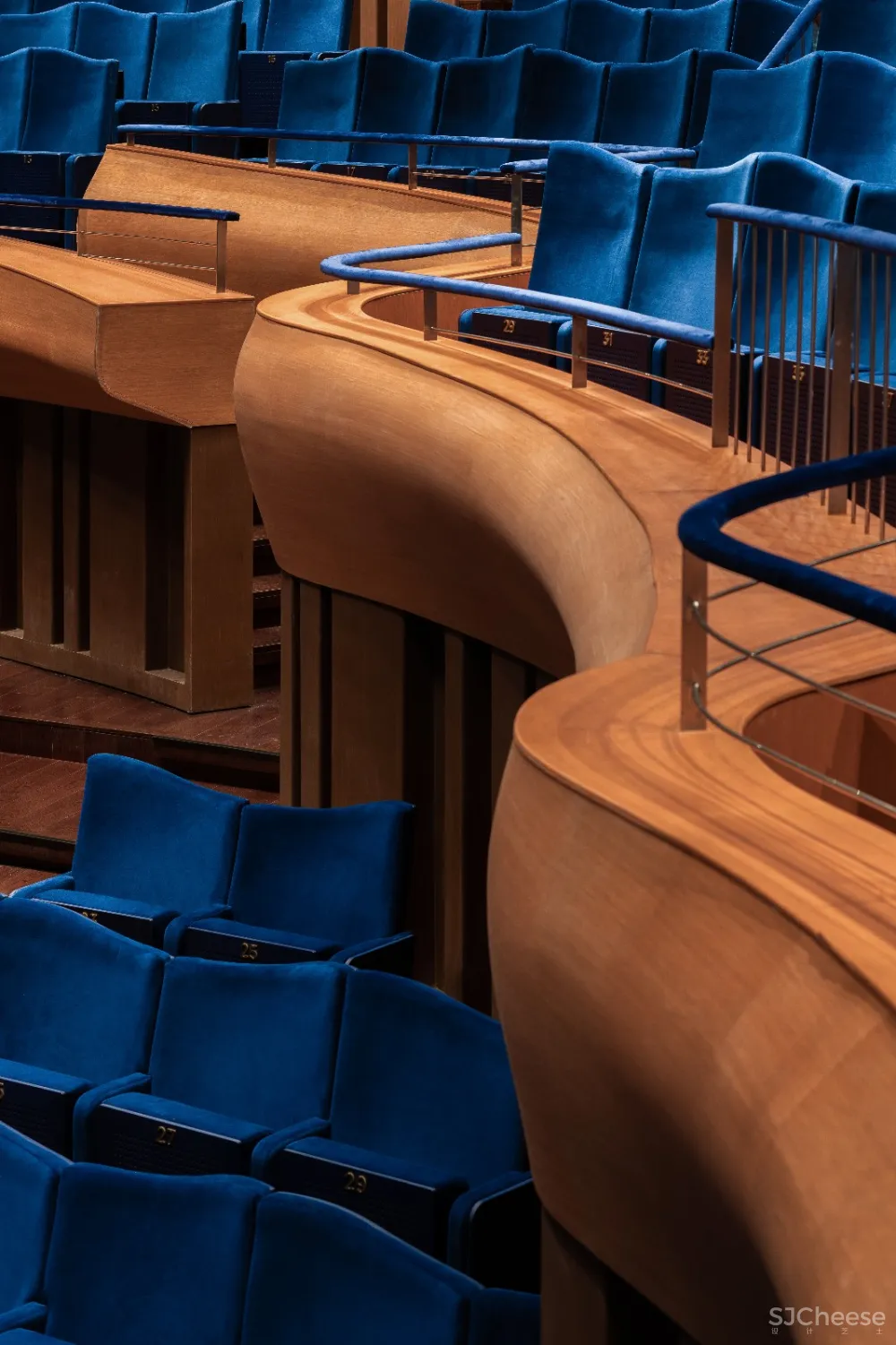 【官方原创】普利兹克奖大师包赞巴克先生中国首作 —上音歌剧院 / Shangyin Opera House