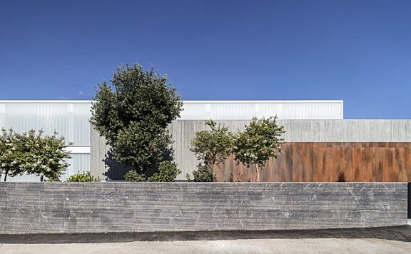 Pitsou Kedem | JLB House , 现代复式建筑