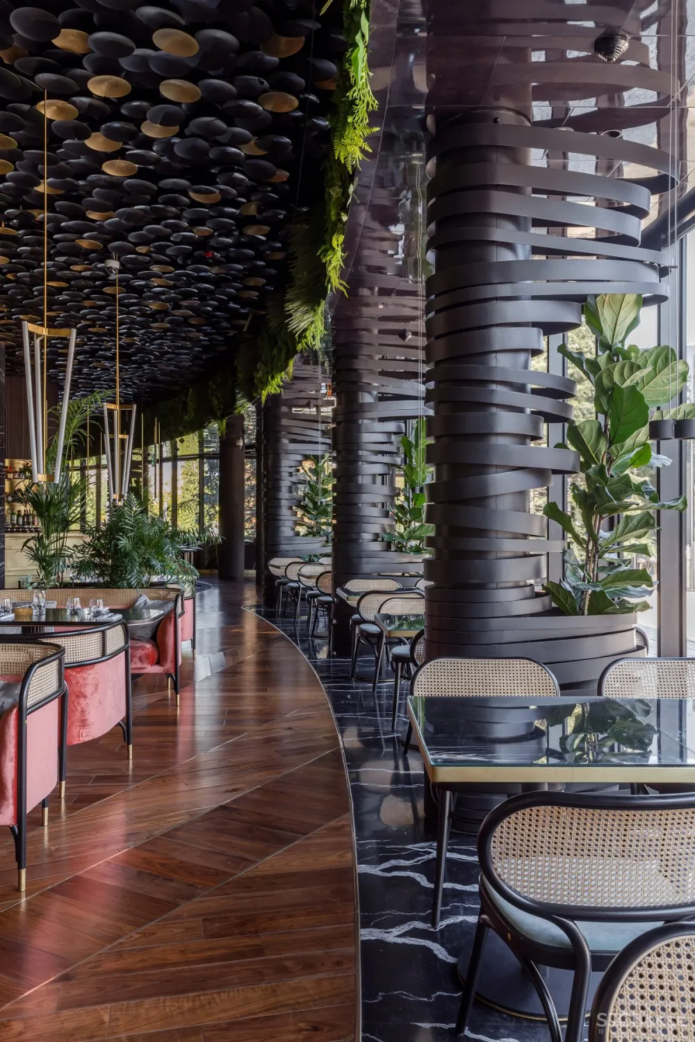 Maxim Rymar | Orangery Restaurant , 建筑与自然的情感交融