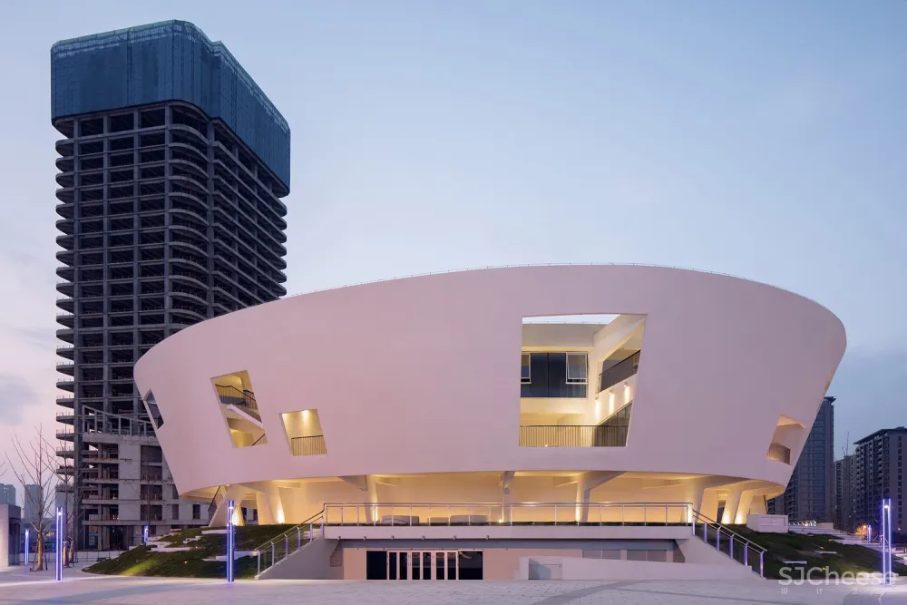 中国轻纺城时尚发布剧场 / WAU Design