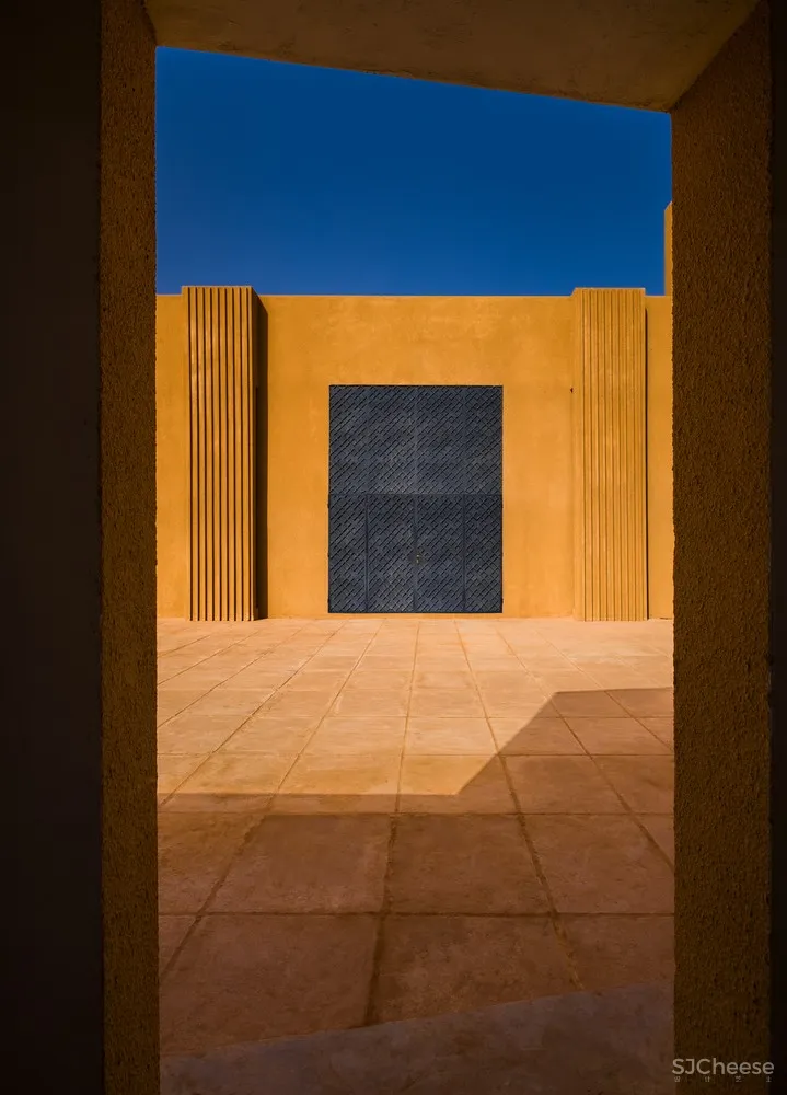 atelier masōmī + studio chahar | 宗教与世俗 HIKMA 图书馆