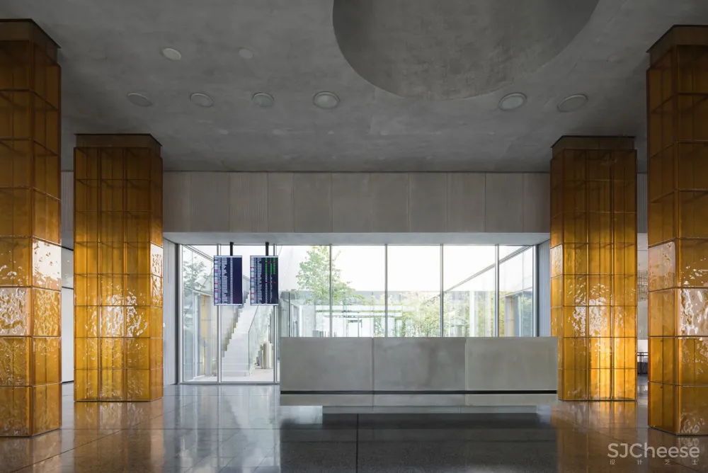 Nefa Architects | 俄罗斯 Platov机场贵宾航站楼