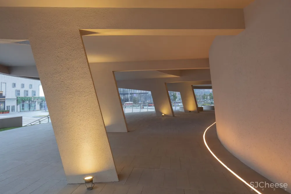 中国轻纺城时尚发布剧场 / WAU Design