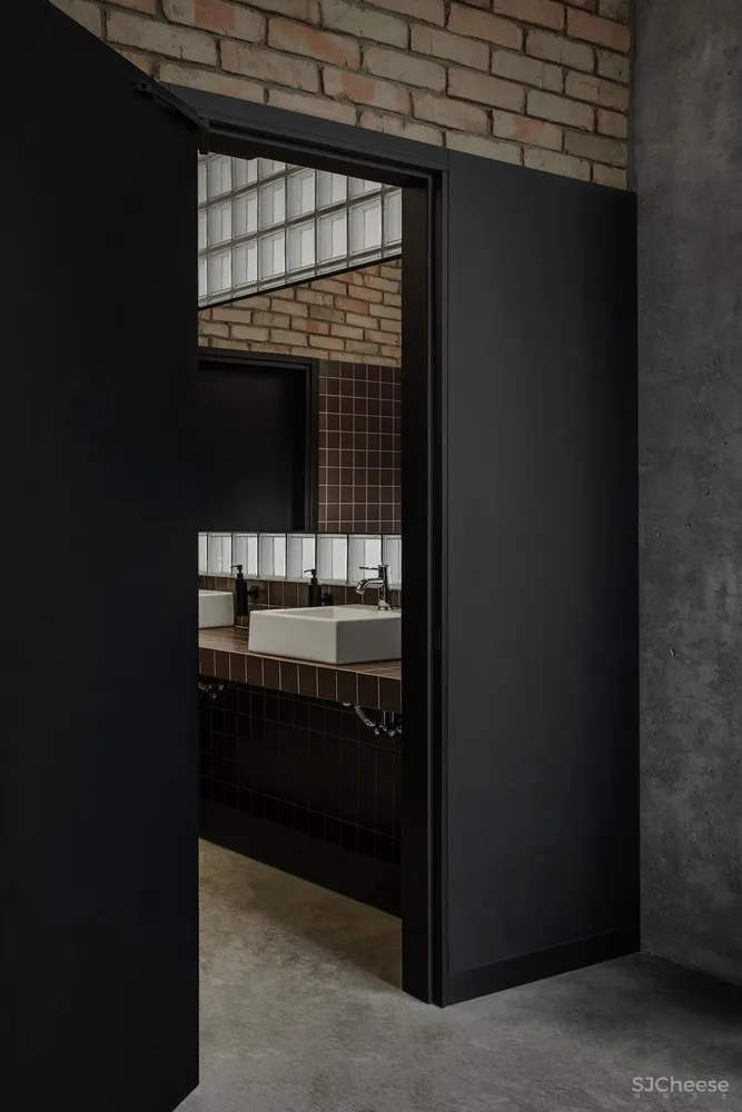 首发 | Palyichuk Olga设计,乌克兰Pomidoros披萨店