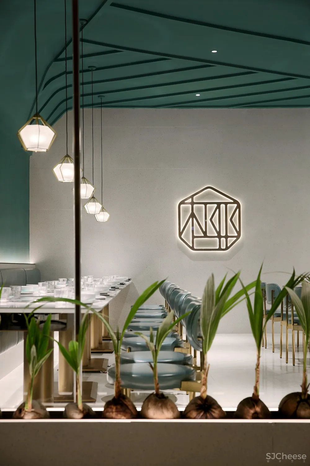 【艺鼎新作·椰客】清新·自然·时尚·轻奢,这个椰子鸡餐厅又潮又酷!