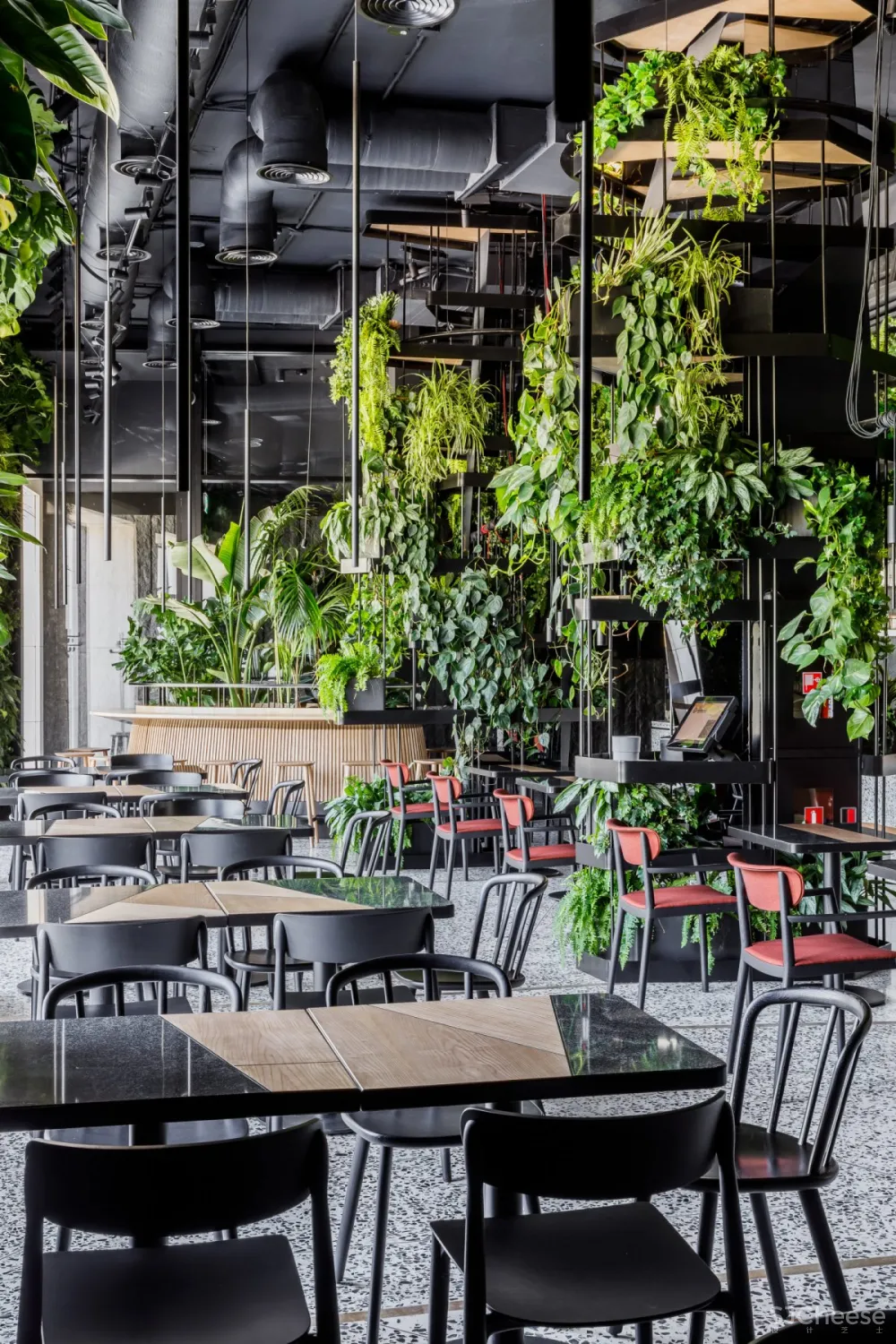 Maxim Rymar | Orangery Restaurant , 建筑与自然的情感交融