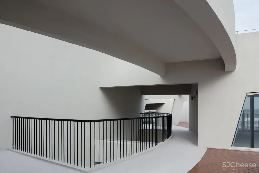 中国轻纺城时尚发布剧场 / WAU Design