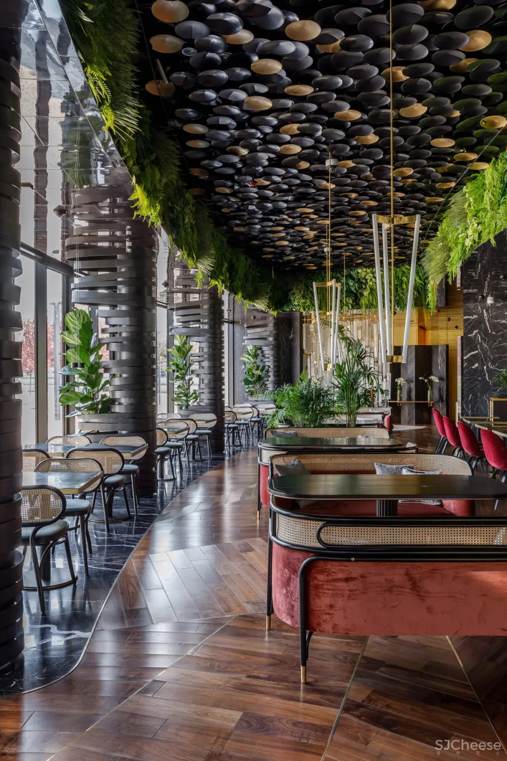 Maxim Rymar | Orangery Restaurant , 建筑与自然的情感交融