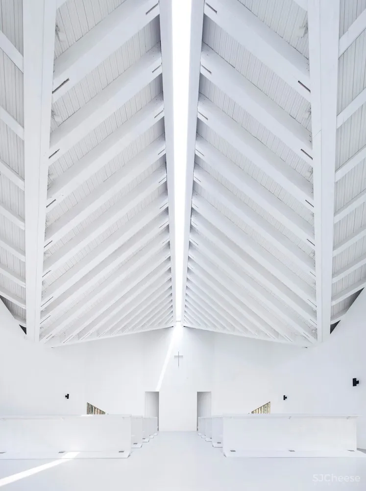 南京万景花园教堂 / 张雷联合建筑事务所