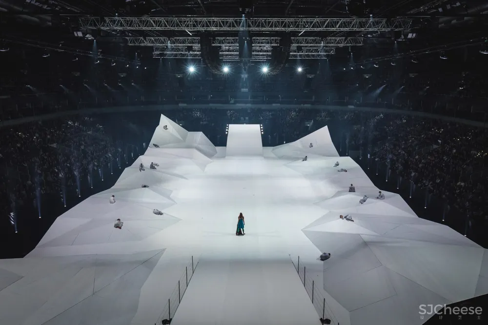 Both Sides舞台设计，拉脱维亚 / Didzis Jaunzems Architecture