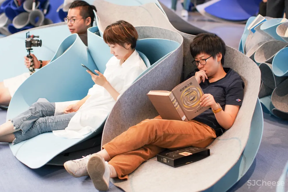 深海无眠——NIO house “不打烊心情图书馆” odd设计事务所