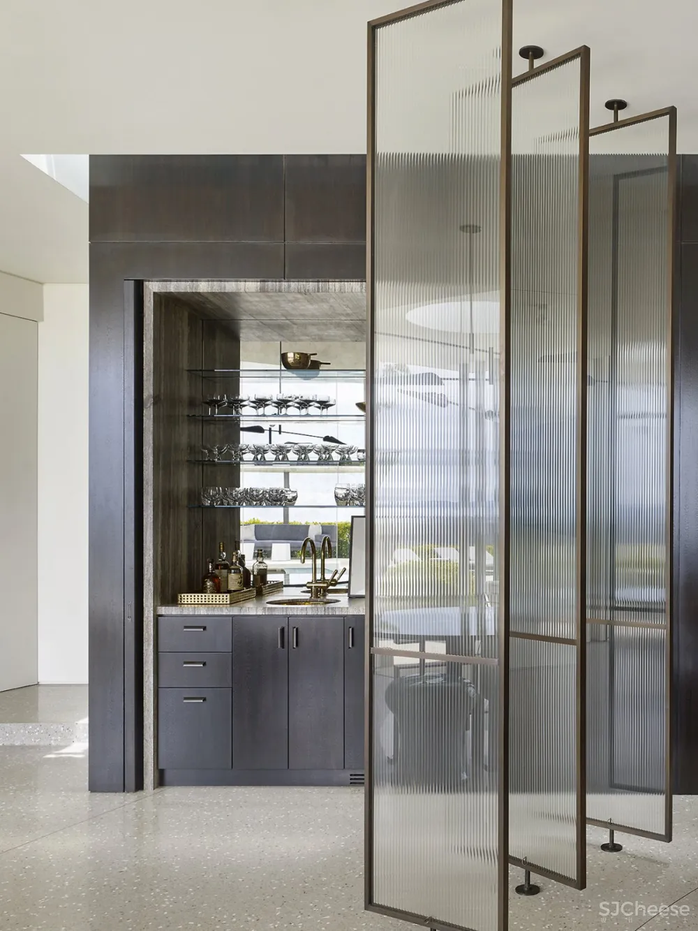 Jamie Bush | Beverly Hills Estate , 开放通风的现代住宅