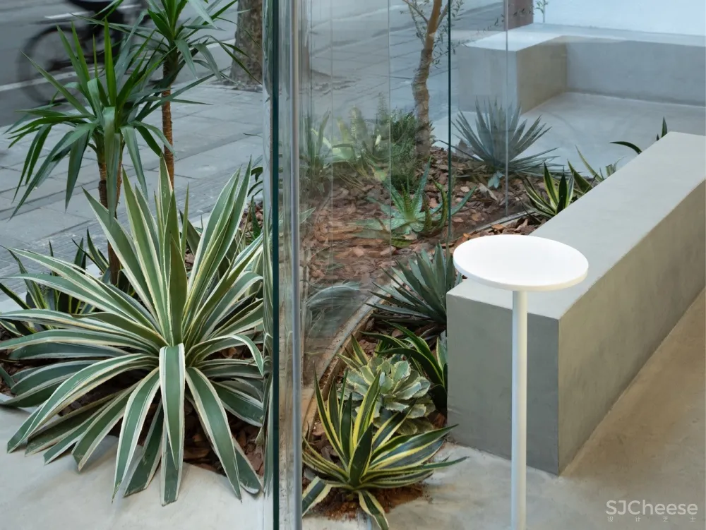 %Arabica，上海建国西路店 / B.l.U.E. Architecture Studio