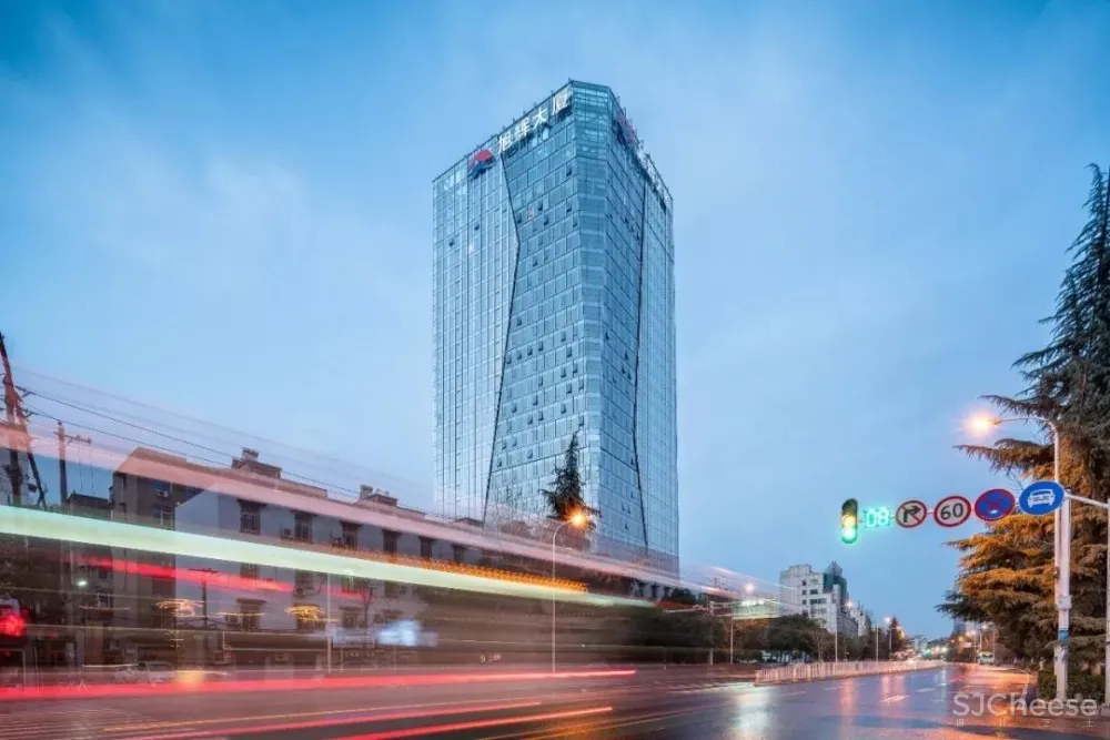 出则繁华·入则宁静丨华宇旭辉大厦写字楼设计 | 殊众设计