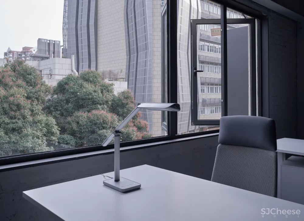 “悠然其间”柒构设计办公空间，福建厦门 / 柒构设计