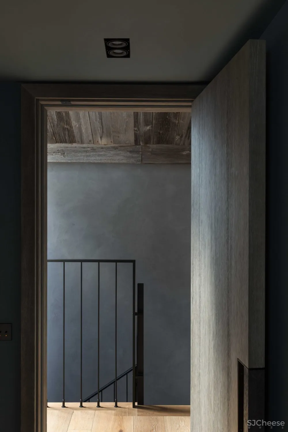 Krauze Architects | Chalet Residence , 工业美学和木屋元素