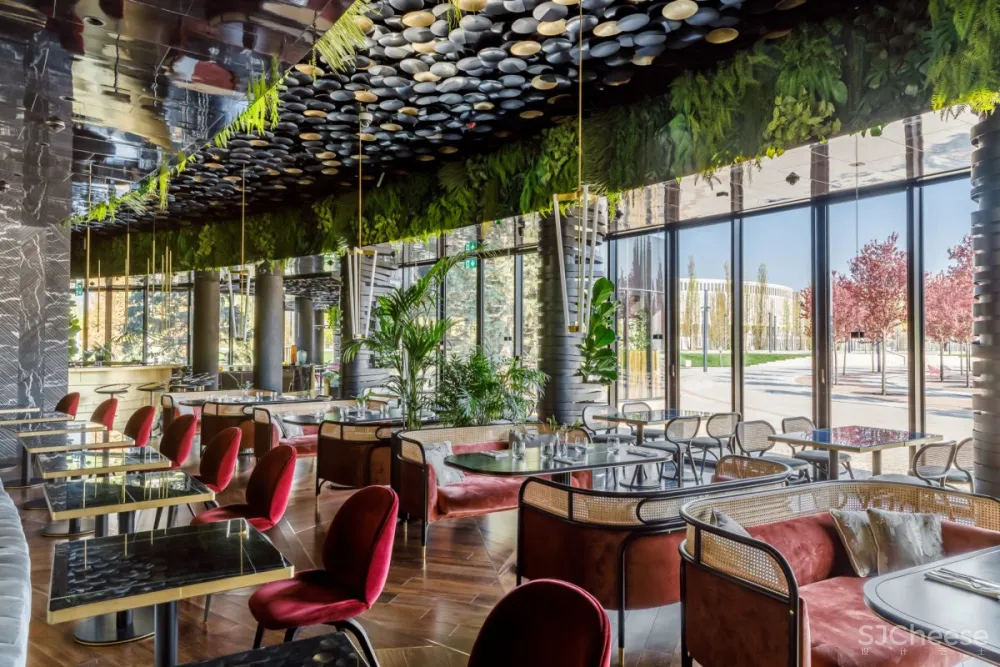 Maxim Rymar | Orangery Restaurant , 建筑与自然的情感交融