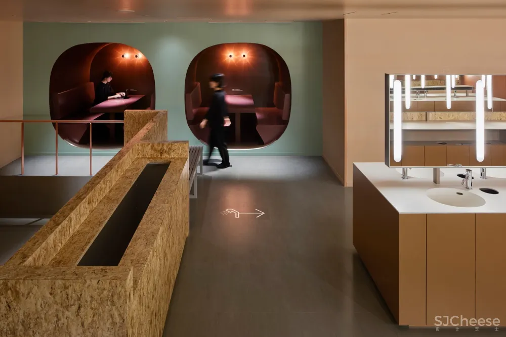 大阪九小时胶囊旅馆,灯光调节情绪 / 成濑·猪熊建筑设计事务所