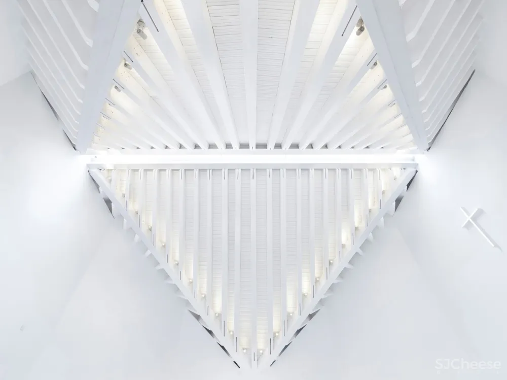 南京万景花园教堂 / 张雷联合建筑事务所