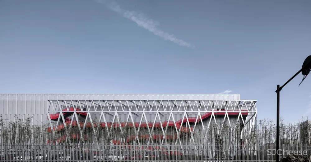 AZL Architects | 兼具运动时尚与艺术画廊智能工厂