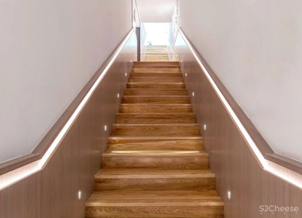 新作 | 极简 + 红砖，格调十足的艺术馆