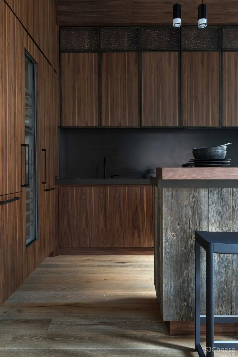 Krauze Architects | Chalet Residence , 工业美学和木屋元素