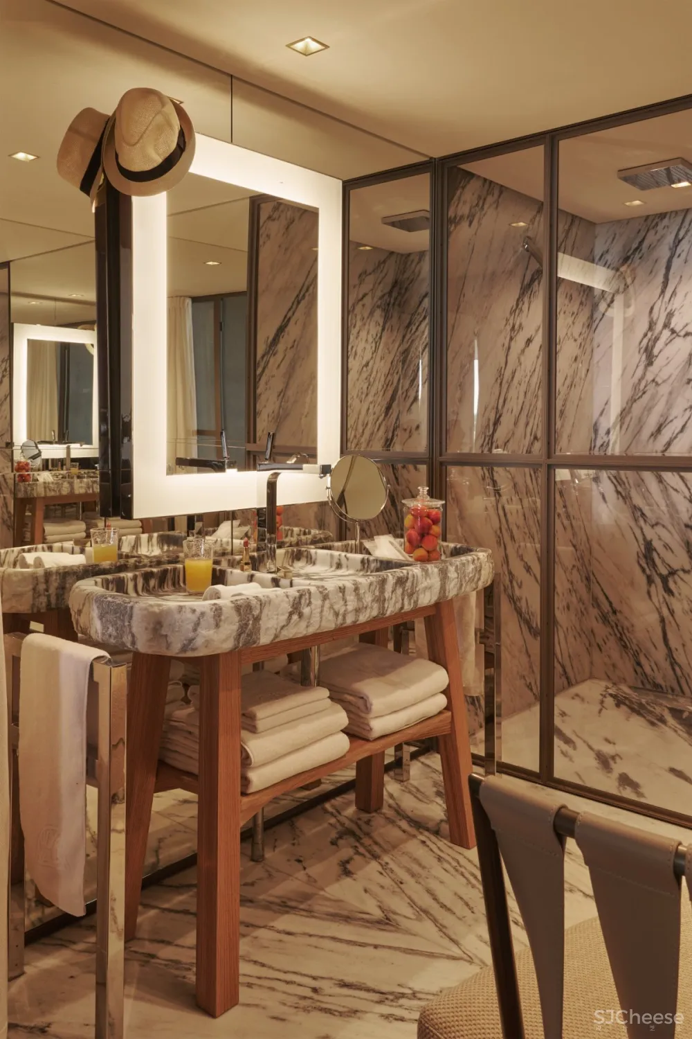 Philippe Starck | Lily of the Valley , 不依附于自然而是适应自然