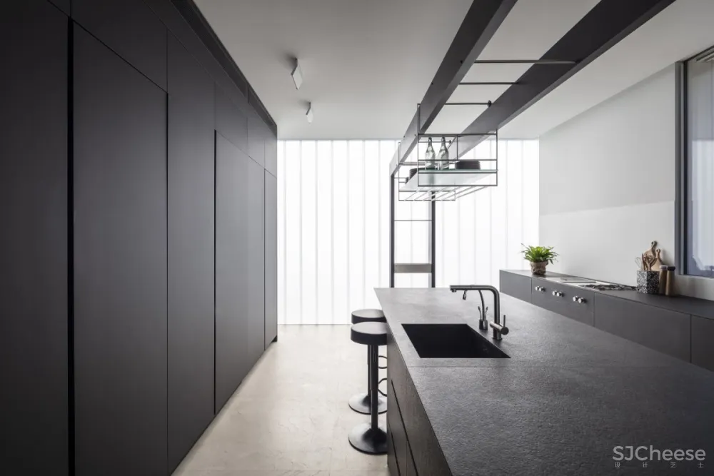 Pitsou Kedem | JLB House , 现代复式建筑