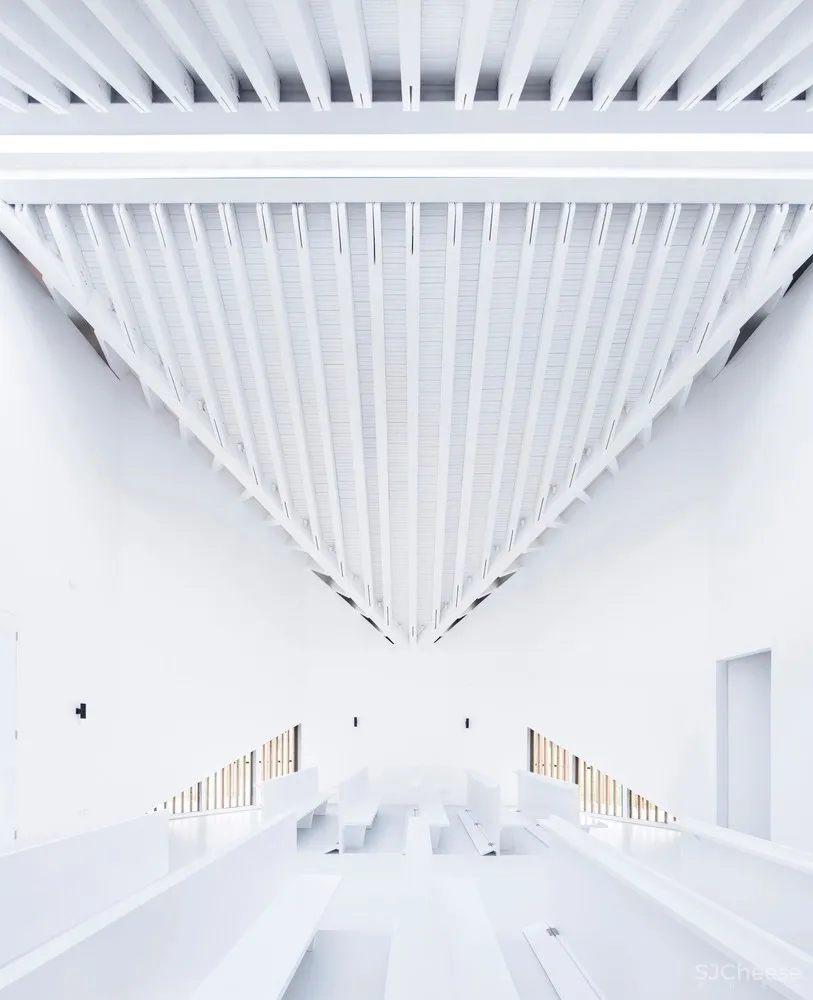 南京万景花园教堂 / 张雷联合建筑事务所