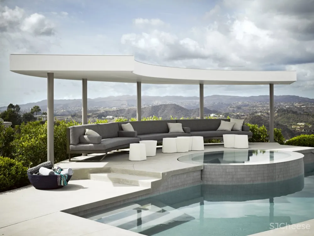 Jamie Bush | Beverly Hills Estate , 开放通风的现代住宅