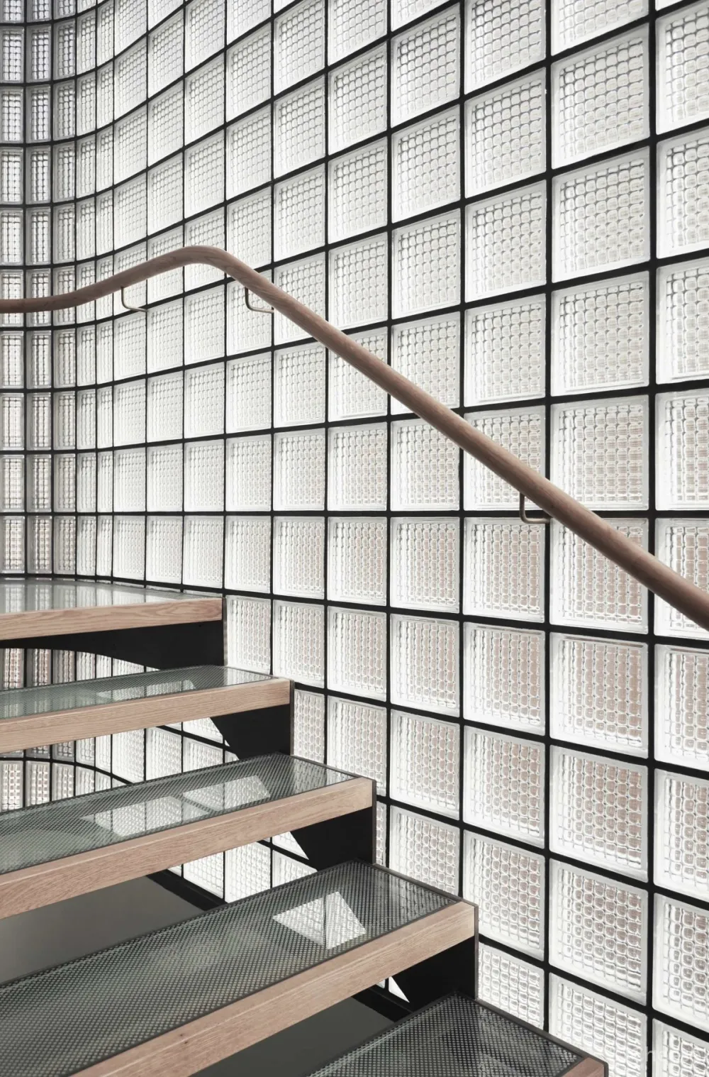Luigi Rosselli & Alwill | Pacific View Point , 人文主义建筑的前提