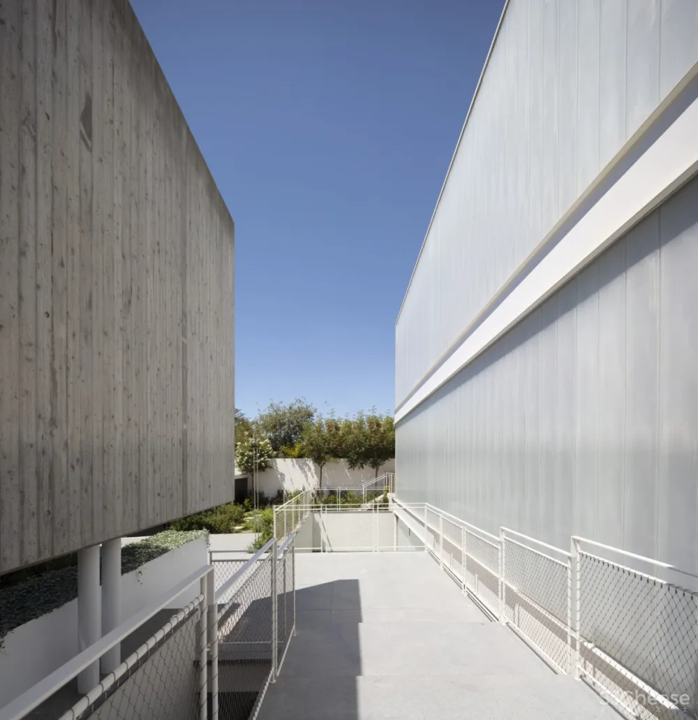 Pitsou Kedem | JLB House , 现代复式建筑