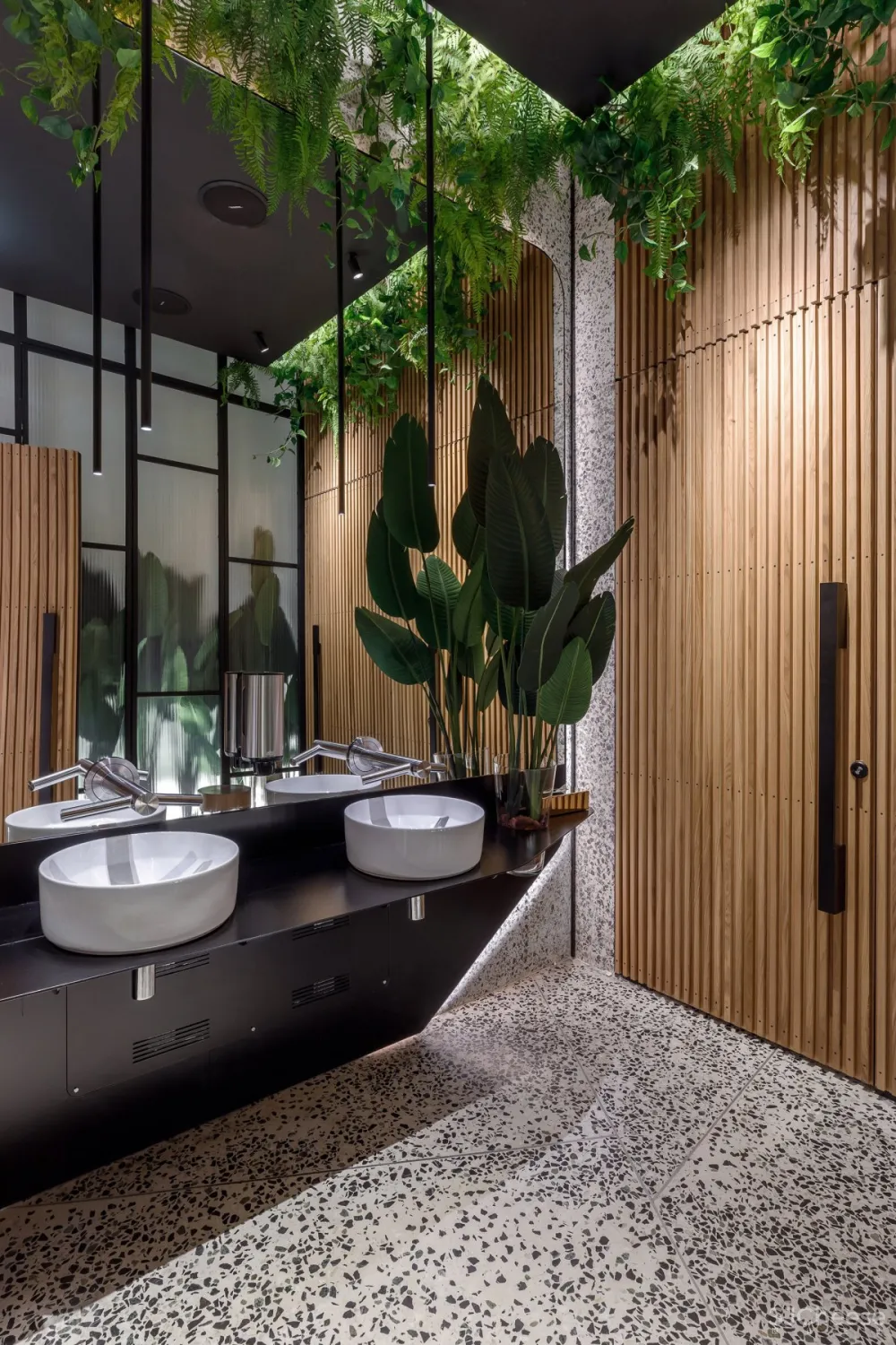 Maxim Rymar | Orangery Restaurant , 建筑与自然的情感交融