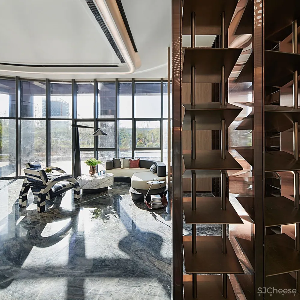 光影幻变的诗意空间，构筑当代艺术的解构哲学