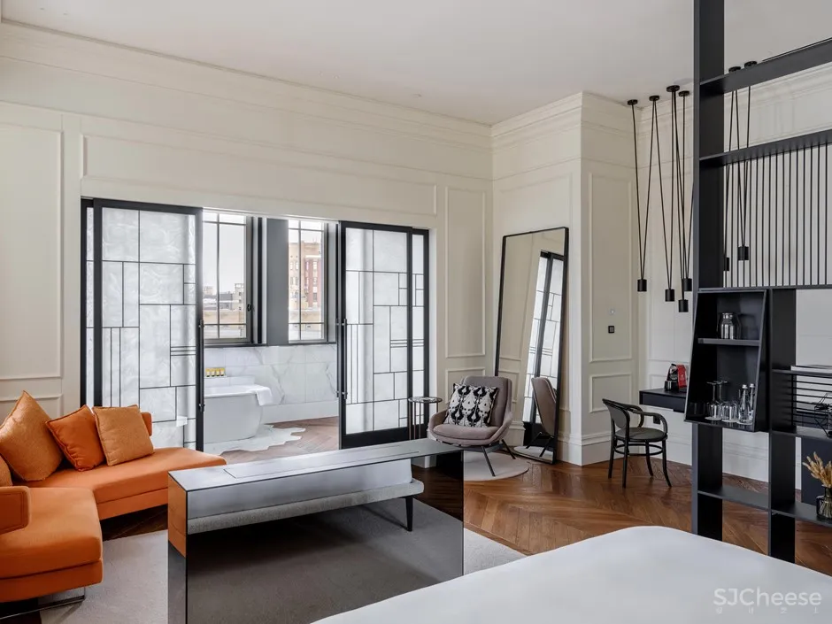 百年医院爆改五星级酒店,历史建筑表皮下,内里却这么前卫时尚